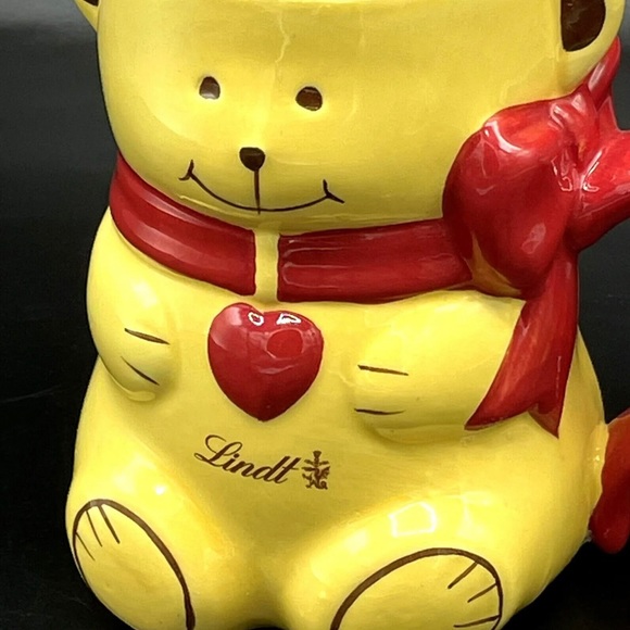 Lindt Chocolate Cup Mug 3D Bear with Red Bow Advertising Rare Yellow Red Brown - Picture 6 of 12